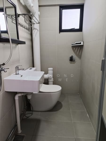 454 Tampines Street 42, 454 Tampines Street 42, 4 Bedrooms, 1,421 sqft, HDB Flat For Sale, by Raymond Chia Swee Huat, 500190732 - Bathroom - PropertyGuru.com.sg