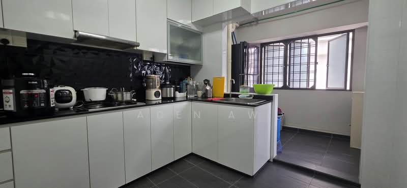 319 Sembawang Close, 319 Sembawang Close, 3 Bedrooms, 1,087 sqft, HDB Flat For Sale, by Aden Aw, 500190736 - Kitchen - PropertyGuru.com.sg