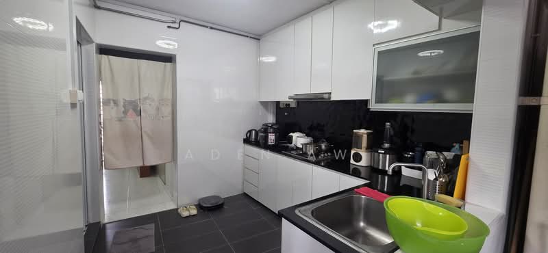 319 Sembawang Close, 319 Sembawang Close, 3 Bedrooms, 1,087 sqft, HDB Flat For Sale, by Aden Aw, 500190736 - Kitchen - PropertyGuru.com.sg
