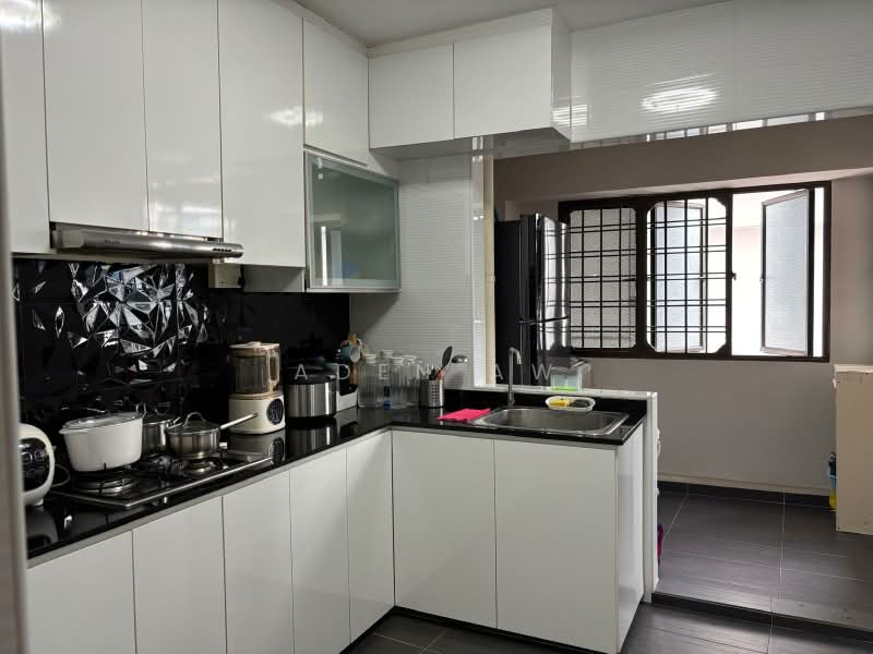 319 Sembawang Close, 319 Sembawang Close, 3 Bedrooms, 1,087 sqft, HDB Flat For Sale, by Aden Aw, 500190736 - Kitchen - PropertyGuru.com.sg