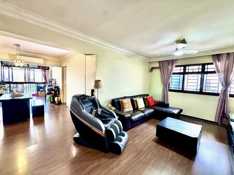 19 Bedok South Road, 19 Bedok South Road, 3 Bedrooms, 1,259 sqft, HDB Flat For Sale, by Francis Ng, 500190741 - Living Room - PropertyGuru.com.sg