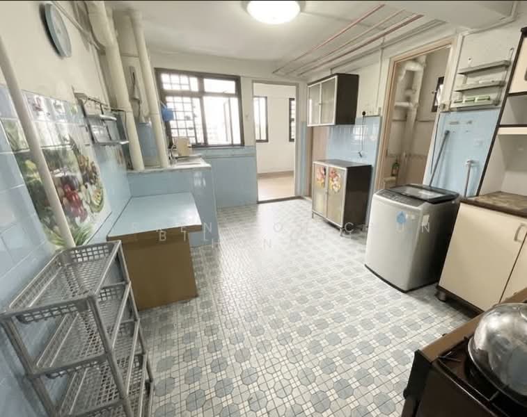 209 Boon Lay Place, 209 Boon Lay Place, 2 Bedrooms, 796 sqft, HDB Flat For Sale, by Darren Koh Chun Hong, 500190749 - Kitchen - PropertyGuru.com.sg