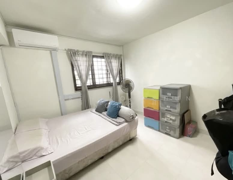 209 Boon Lay Place, 209 Boon Lay Place, 2 Bedrooms, 796 sqft, HDB Flat For Sale, by Darren Koh Chun Hong, 500190749 - Bedroom - PropertyGuru.com.sg