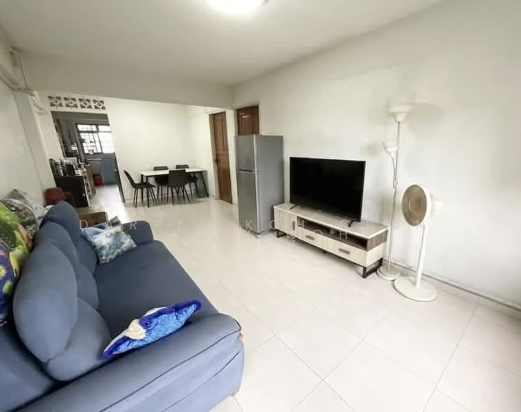 209 Boon Lay Place, 209 Boon Lay Place, 2 Bedrooms, 796 sqft, HDB Flat For Sale, by Darren Koh Chun Hong, 500190749 - Living Room - PropertyGuru.com.sg