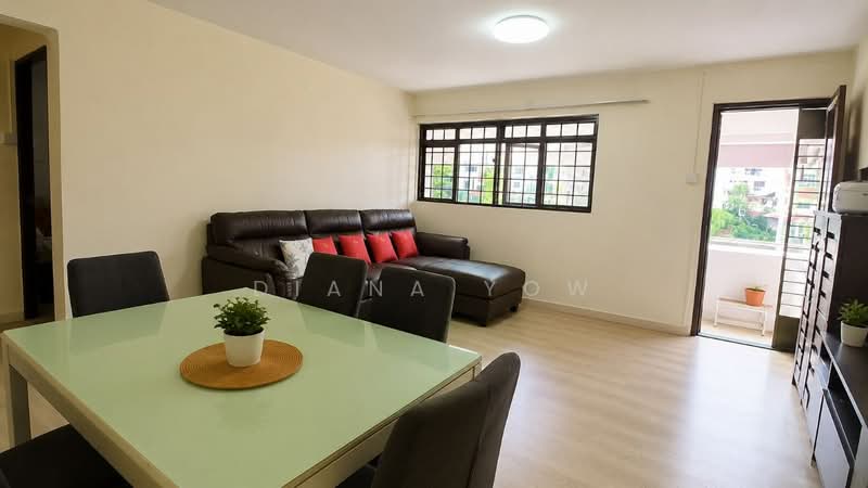 309 Serangoon Avenue 2, 309 Serangoon Avenue 2, 3 Bedrooms, 979 sqft, HDB Flat For Sale, by Diana Yow, 500190758 - Living Room - PropertyGuru.com.sg