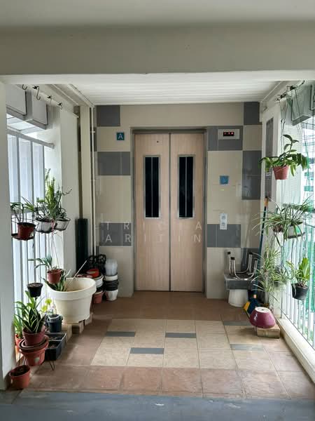 34 Telok Blangah Way, 34 Telok Blangah Way, Room Rental, 150 sqft, HDB Flat For Rent, by Tricia Arifin, 500190760 - Corridor - PropertyGuru.com.sg