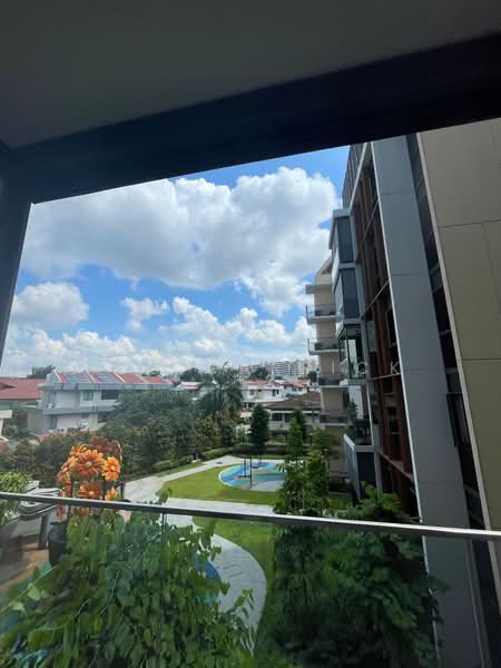 The Gazania, 5 How Sun Drive, 2 Bedrooms, 700 sqft, Condominium For Rent, by Teo Garrick, 500190761 - Balcony - PropertyGuru.com.sg