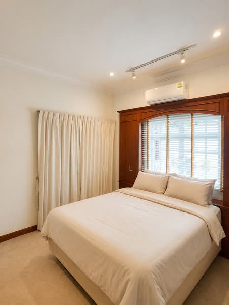 Melrose Drive, , 6 Bedrooms, 4,000 sqft, Detached House For Rent, by Ivan Lim, 500190762 - Guest Room (Level 1) - PropertyGuru.com.sg