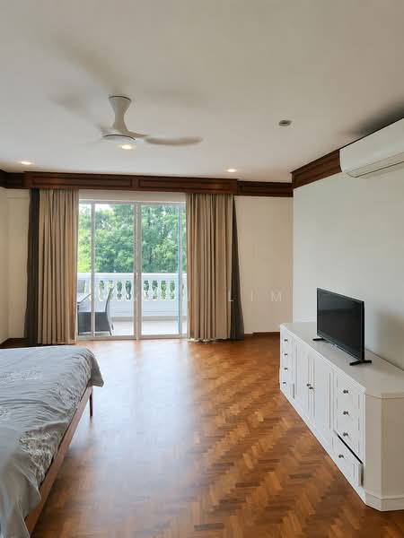 Melrose Drive, , 6 Bedrooms, 4,000 sqft, Detached House For Rent, by Ivan Lim, 500190762 - Master Bedroom - PropertyGuru.com.sg