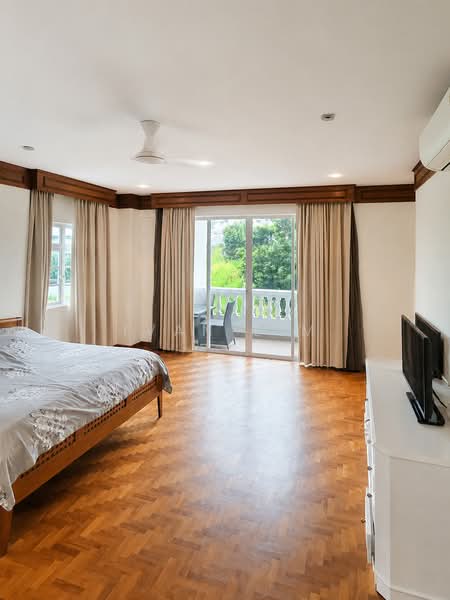Melrose Drive, , 6 Bedrooms, 4,000 sqft, Detached House For Rent, by Ivan Lim, 500190762 - Master Bedroom - PropertyGuru.com.sg