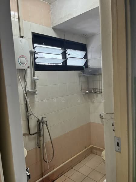 38 Bedok South Road, 38 Bedok South Road, 1 Bedroom, 474 sqft, HDB Flat For Sale, by Francis Ng, 500190793 - Bathroom - PropertyGuru.com.sg