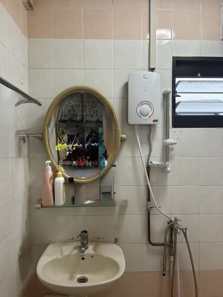 38 Bedok South Road, 38 Bedok South Road, 1 Bedroom, 474 sqft, HDB Flat For Sale, by Francis Ng, 500190793 - Bathroom - PropertyGuru.com.sg