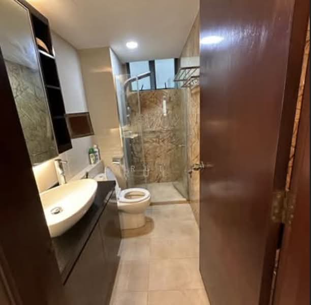 Summerdale, 2 Boon Lay Drive, 3 Bedrooms, 1,217 sqft, Condominium For Sale, by Arul ., 500190796 - Bathroom - PropertyGuru.com.sg