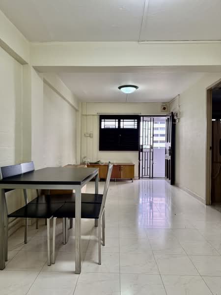 1 Bedok South Avenue 1, 1 Bedok South Avenue 1, 2 Bedrooms, 635 sqft, HDB Flat For Sale, by Carol Ng, 500190804 - Living Room - PropertyGuru.com.sg