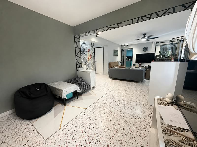 727 Tampines Street 71, 727 Tampines Street 71, 3 Bedrooms, 1,324 sqft, HDB Flat For Sale, by Hafiz Khan, 500190827 - Living Room - PropertyGuru.com.sg