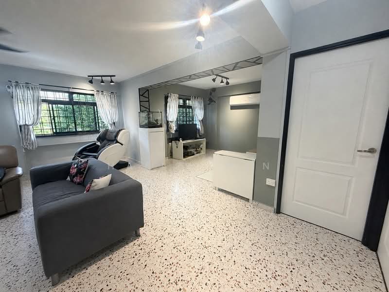 727 Tampines Street 71, 727 Tampines Street 71, 3 Bedrooms, 1,324 sqft, HDB Flat For Sale, by Hafiz Khan, 500190827 - Living Room - PropertyGuru.com.sg