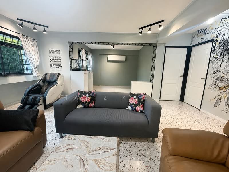 727 Tampines Street 71, 727 Tampines Street 71, 3 Bedrooms, 1,324 sqft, HDB Flat For Sale, by Hafiz Khan, 500190827 - Living Room - PropertyGuru.com.sg