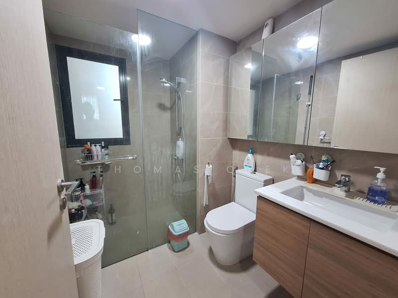 Treasure at Tampines, 3 Tampines Lane, 3 Bedrooms, 915 sqft, Condominium For Sale, by Thomas Quek, 500190833 - Bathroom - PropertyGuru.com.sg