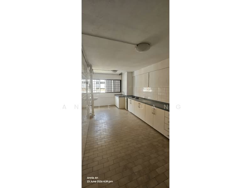 124 Ang Mo Kio Avenue 6, 124 Ang Mo Kio Avenue 6, 2 Bedrooms, 721 sqft, HDB Flat For Sale, by Annie Huang, 500190835 - Kitchen - PropertyGuru.com.sg