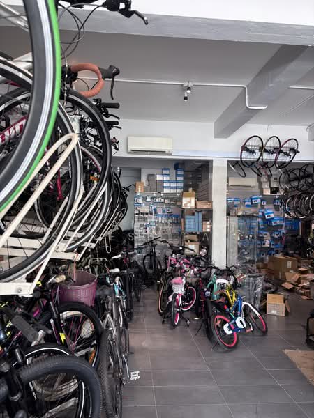 Sembawang Road Shop Main Road Heavy Foot traffic, , 1,200 sqft, Shop / Shophouse For Rent, by Tanisha Suresh Balani, 500190849 - Interior - CommercialGuru.com.sg