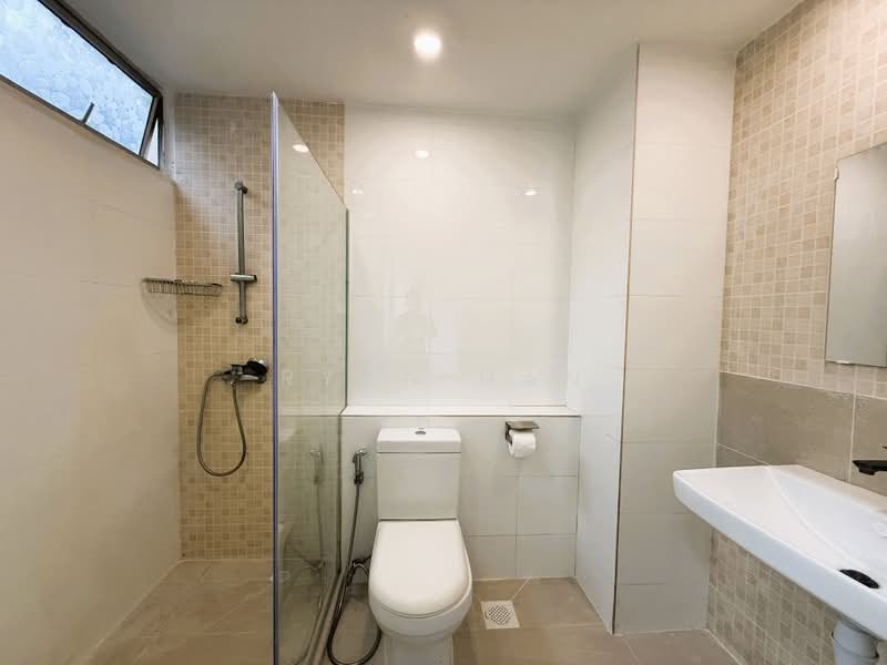 Minbu Villa, 56 Minbu Road, 4 Bedrooms, 2,336 sqft, Apartment For Rent, by Ryan Han, 500190865 - Bathroom - PropertyGuru.com.sg