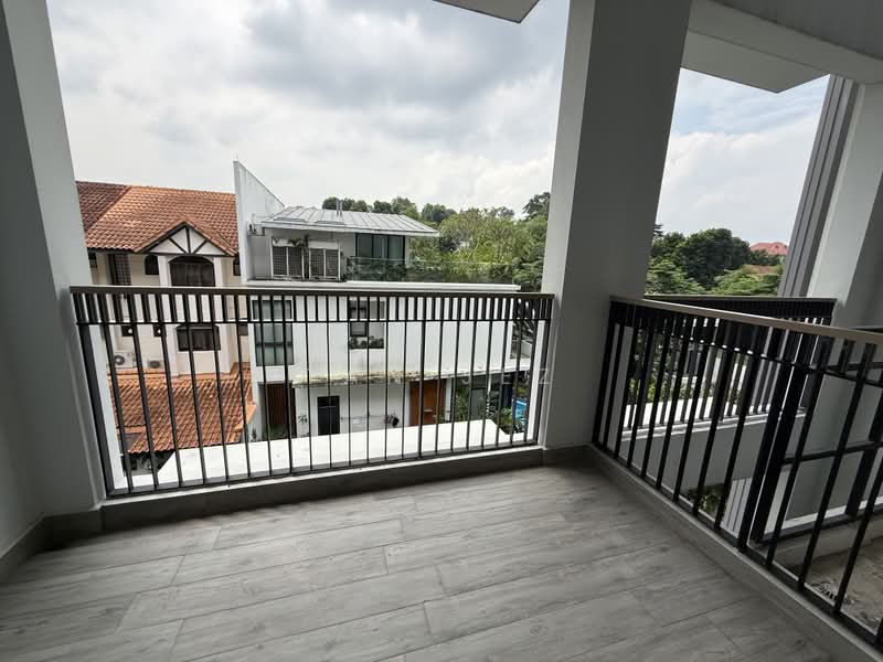 Mayfair Gardens, 8 Rifle Range Road, 1 Bedroom, 570 sqft, Condominium For Rent, by Tan Jez, 500190869 - Balcony - PropertyGuru.com.sg