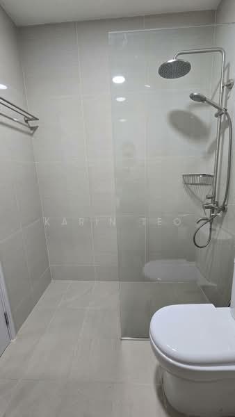 The Daffodil, 568 Upper East Coast Road, 2 Bedrooms, 743 sqft, Apartment For Rent, by Karin Teo, 500190872 - Bathroom - PropertyGuru.com.sg