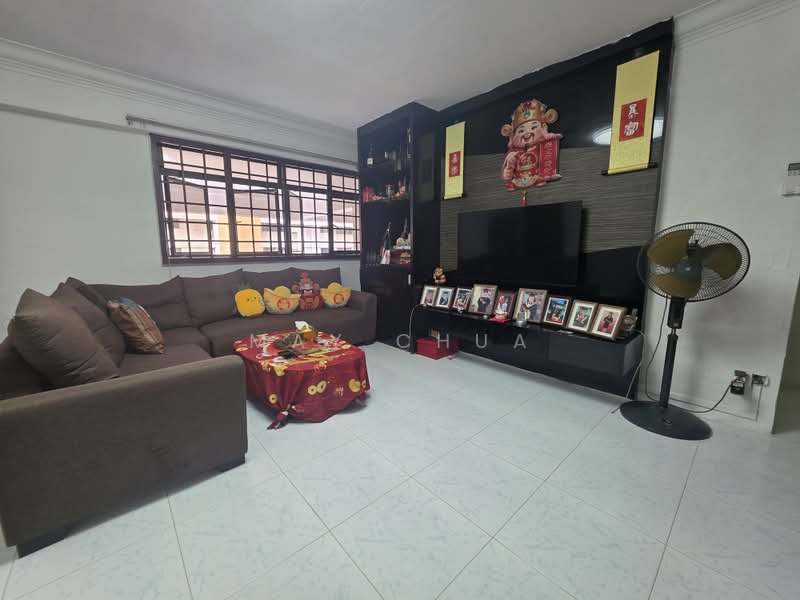 118 Serangoon North Avenue 1, 118 Serangoon North Avenue 1, 3 Bedrooms, 980 sqft, HDB Flat For Sale, by May Chua, 500190875 - Living Room - PropertyGuru.com.sg