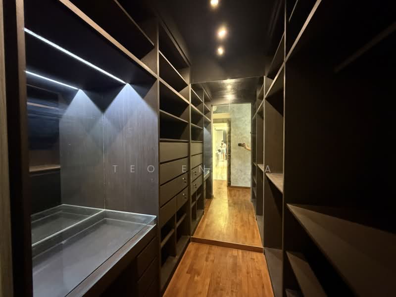 Twin Waterfalls, 108 Punggol Walk, 3 Bedrooms, 1,109 sqft, Executive Condominium For Rent, by Teo En Jia, 500190876 - Walk-in Wardrobe - PropertyGuru.com.sg
