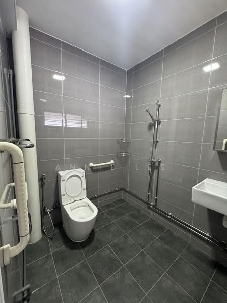 387 Yishun Ring Road, 387 Yishun Ring Road, 4 Bedrooms, 1,572 sqft, HDB Flat For Rent, by Annie Lee, 500190885 - Bathroom - PropertyGuru.com.sg