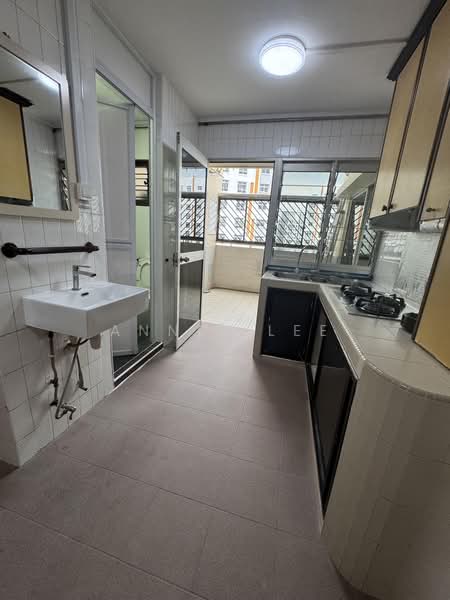 387 Yishun Ring Road, 387 Yishun Ring Road, 4 Bedrooms, 1,572 sqft, HDB Flat For Rent, by Annie Lee, 500190885 - Kitchen - PropertyGuru.com.sg