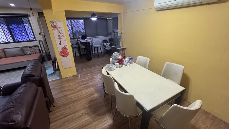 401 Jurong West Street 42, 401 Jurong West Street 42, 3 Bedrooms, 1,453 sqft, HDB Flat For Sale, by Gibson Ho, 500190889 - Living Room - PropertyGuru.com.sg