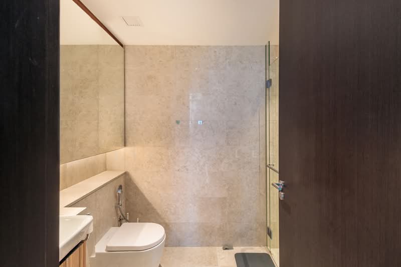 Pullman Residences, 18 Dunearn Road, 2 Bedrooms, 667 sqft, Condominium For Rent, by Lester Lee, 500190899 - Bathroom - PropertyGuru.com.sg