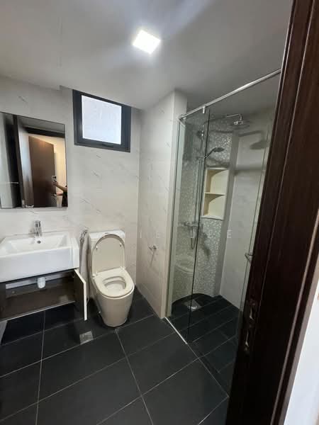 Symphony Suites, 1 Yishun Close, 3 Bedrooms, 786 sqft, Condominium For Rent, by Annie Lee, 500190904 - Bathroom - PropertyGuru.com.sg