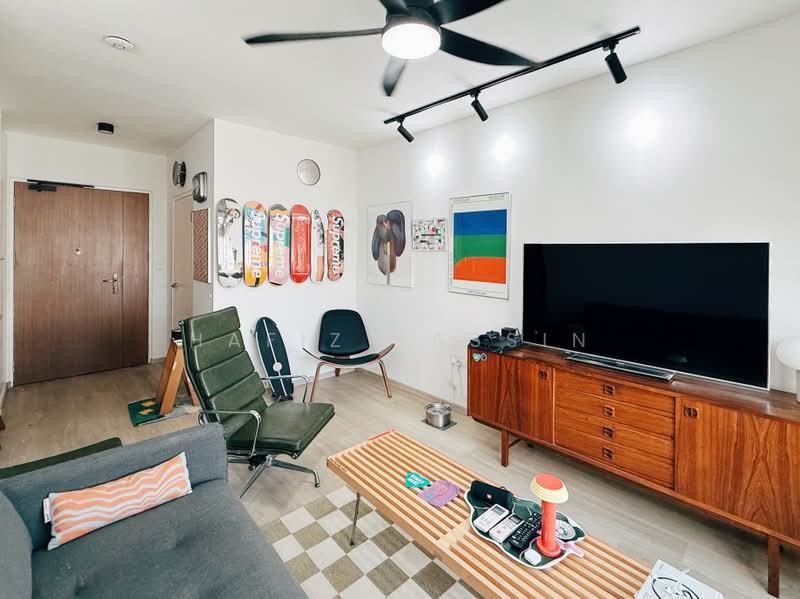 621B Tampines Street 61, 621B Tampines Street 61, 2 Bedrooms, 742 sqft, HDB Flat For Sale, by Hafiz Yassin, 500190906 - Living Room - PropertyGuru.com.sg