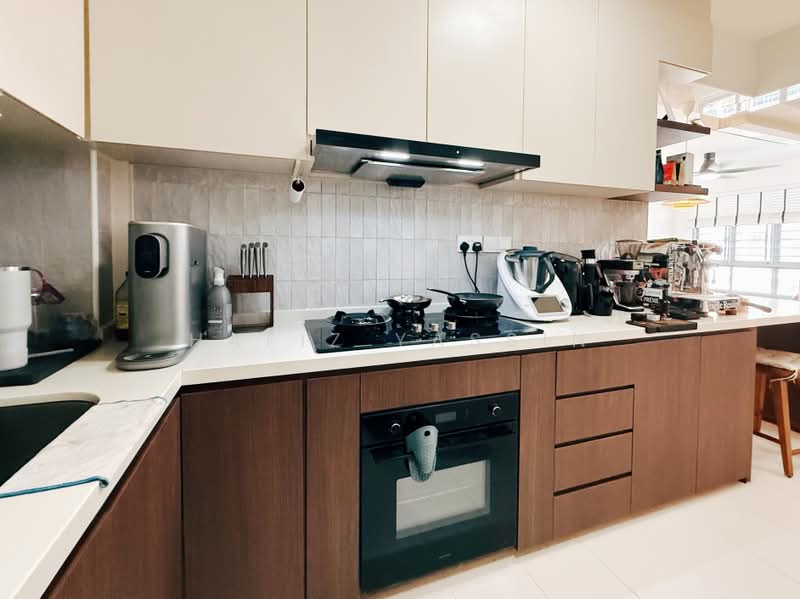 621B Tampines Street 61, 621B Tampines Street 61, 2 Bedrooms, 742 sqft, HDB Flat For Sale, by Hafiz Yassin, 500190906 - Kitchen - PropertyGuru.com.sg