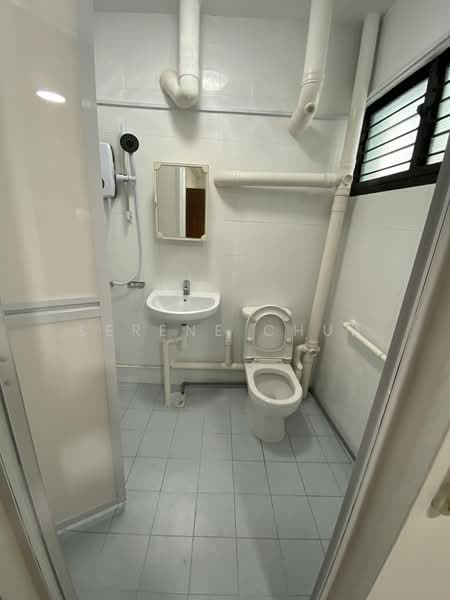 269 Tampines Street 21, 269 Tampines Street 21, 2 Bedrooms, 807 sqft, HDB Flat For Sale, by Serene Chua, 500190916 - Bathroom - PropertyGuru.com.sg