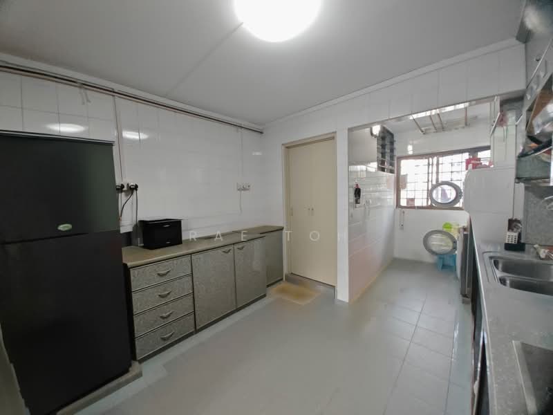 154 Jalan Teck Whye, 154 Jalan Teck Whye, 3 Bedrooms, 1,076 sqft, HDB Flat For Sale, by Rae Toh, 500190919 - Kitchen - PropertyGuru.com.sg