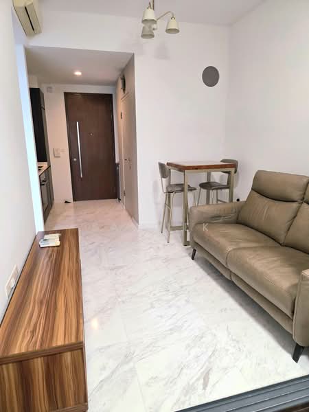 Spottiswoode 18, 18 Spottiswoode Park Road, 2 Bedrooms, 657 sqft, Condominium For Rent, by Sam Lek, 500190922 - Living Room - PropertyGuru.com.sg