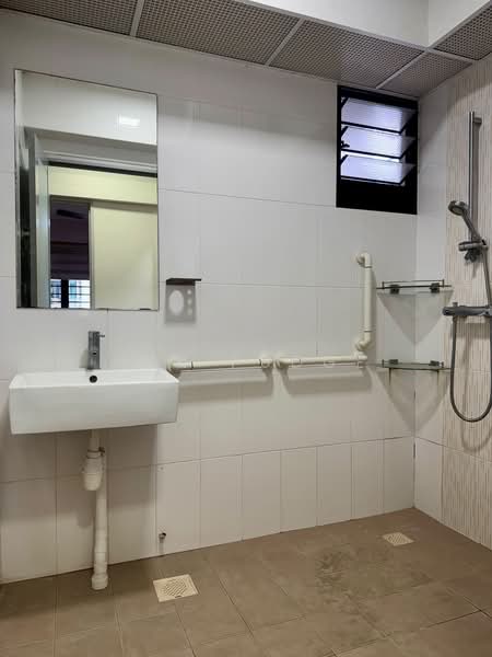 506B Yishun Avenue 4, 506B Yishun Avenue 4, 3 Bedrooms, 1,001 sqft, HDB Flat For Sale, by Nur Fudge, 500190942 - Bathroom - PropertyGuru.com.sg