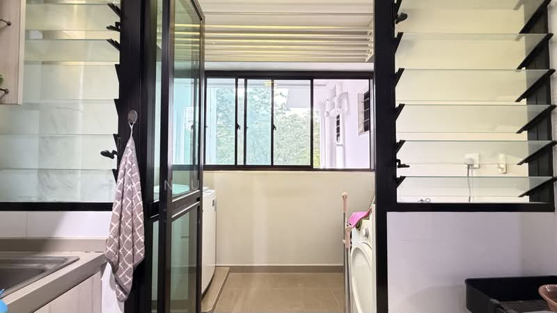 506B Yishun Avenue 4, 506B Yishun Avenue 4, 3 Bedrooms, 1,001 sqft, HDB Flat For Sale, by Nur Fudge, 500190942 - Balcony - PropertyGuru.com.sg