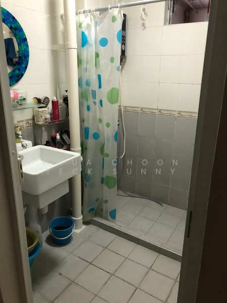 175 Lorong 2 Toa Payoh, 175 Lorong 2 Toa Payoh, Room Rental, 100 sqft, HDB Flat For Rent, by Phua Choon Teck Sunny, 500190953 - Bathroom - PropertyGuru.com.sg
