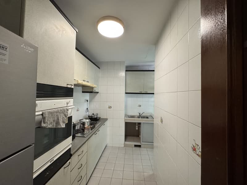Villa De West, 385 Pasir Panjang Road, Room Rental, 100 sqft, Condominium For Rent, by Cindy Low, 500190957 - Kitchen - PropertyGuru.com.sg