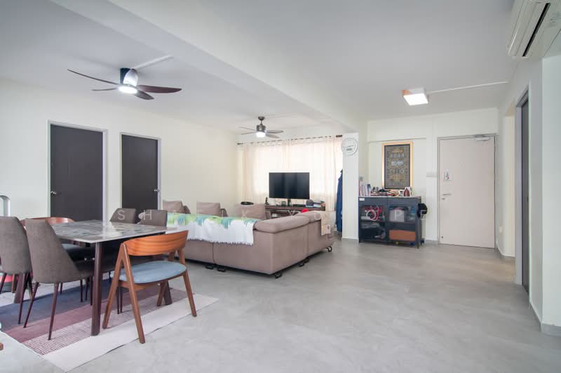 555 Pasir Ris Street 51, 555 Pasir Ris Street 51, 4 Bedrooms, 1,335 sqft, HDB Flat For Sale, by Shafik Yusope, 500190981 - Living Room - PropertyGuru.com.sg