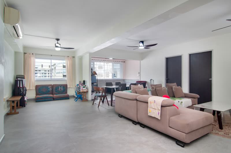 555 Pasir Ris Street 51, 555 Pasir Ris Street 51, 4 Bedrooms, 1,335 sqft, HDB Flat For Sale, by Shafik Yusope, 500190981 - Living Room - PropertyGuru.com.sg