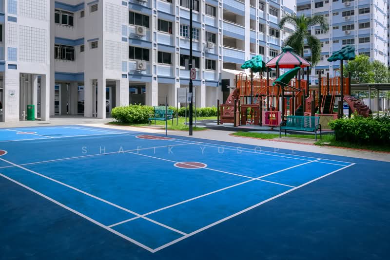 555 Pasir Ris Street 51, 555 Pasir Ris Street 51, 4 Bedrooms, 1,335 sqft, HDB Flat For Sale, by Shafik Yusope, 500190981 - Exterior - PropertyGuru.com.sg