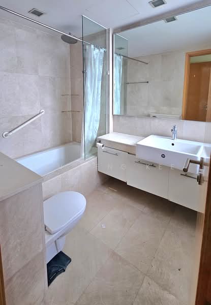 Mera Springs, 83 Carlisle Road, 2 Bedrooms, 1,066 sqft, Condominium For Sale, by Tan Heng Kee, 500190989 - Master Bathroom - PropertyGuru.com.sg