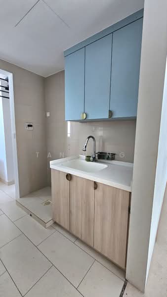 Mera Springs, 83 Carlisle Road, 2 Bedrooms, 1,066 sqft, Condominium For Sale, by Tan Heng Kee, 500190989 - Kitchen - PropertyGuru.com.sg