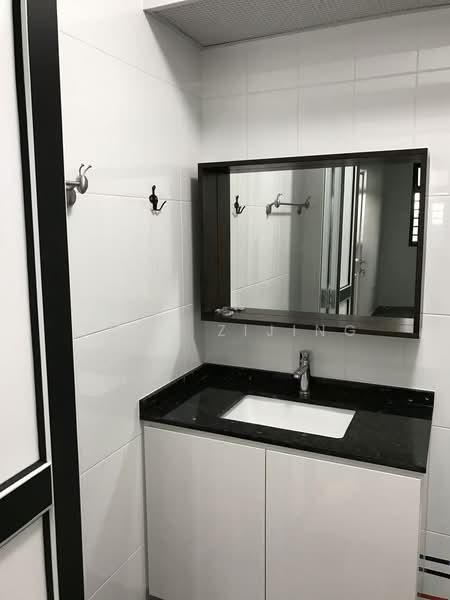 208B Clementi Avenue 6, 208B Clementi Avenue 6, 3 Bedrooms, 1,001 sqft, HDB Flat For Sale, by Yuan Zijing, 500191013 - Bathroom - PropertyGuru.com.sg