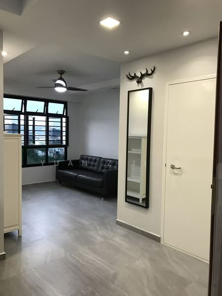 208B Clementi Avenue 6, 208B Clementi Avenue 6, 3 Bedrooms, 1,001 sqft, HDB Flat For Sale, by Yuan Zijing, 500191013 - Living Room - PropertyGuru.com.sg